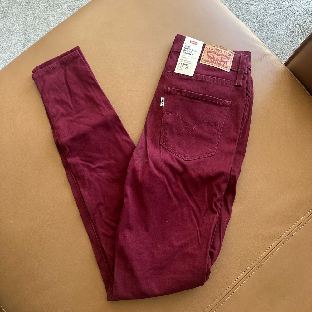Levi's Women's Burgundy Skinny Jeans